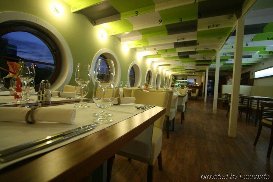 Rohan Boat Prag Restaurant foto